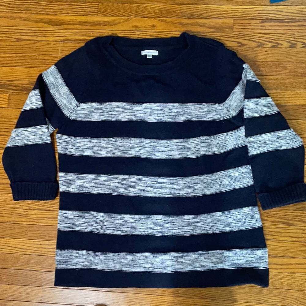 Croft and Barrow Ladies 3/4 length sleeve sweater
